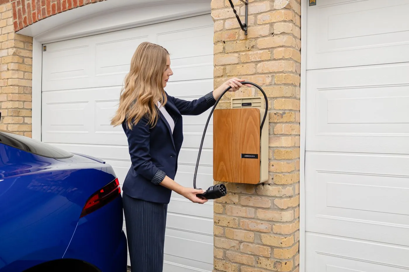 Recharge d'un véhicule électrique sur une borne à domicile en Île-de-France